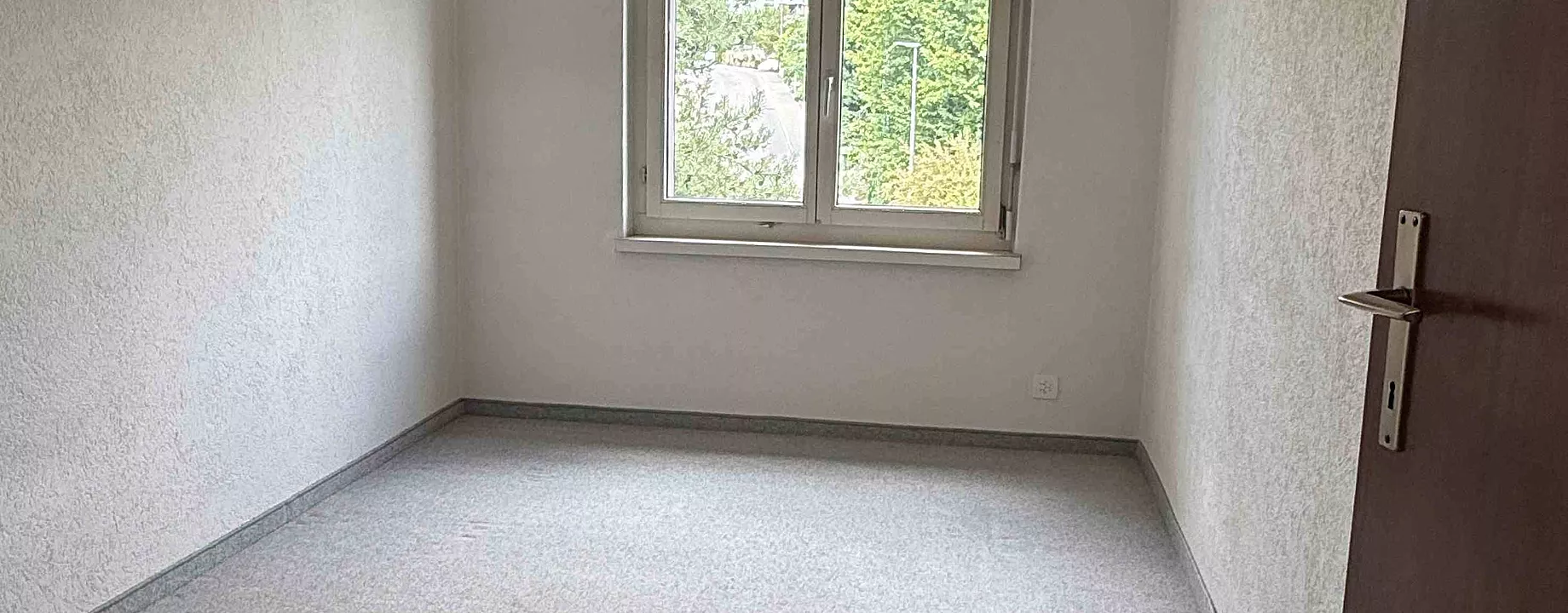 Schlafzimmer links