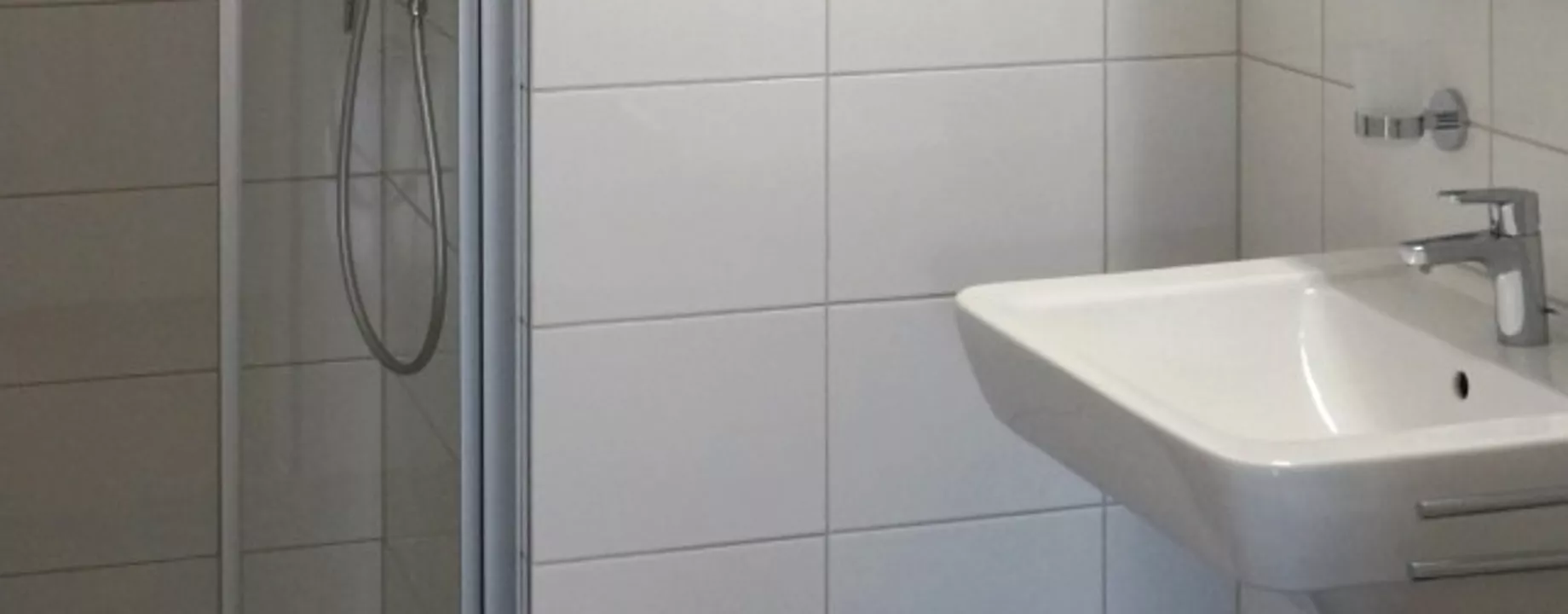 Badezimmer mit Dusche Badezimmer mit Dusche