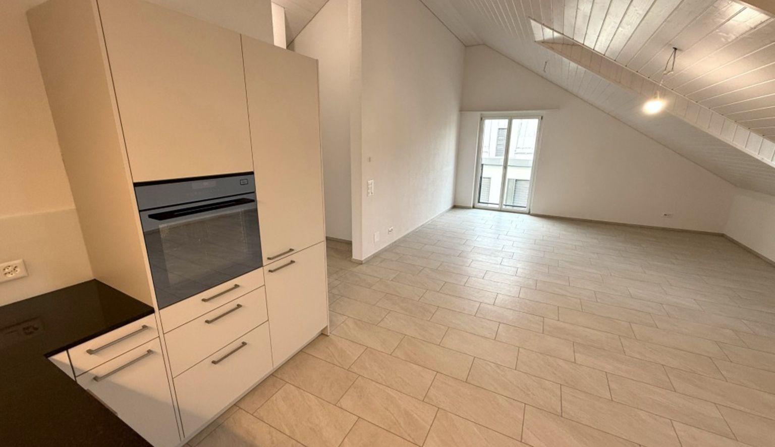 Küche Sicht auf Wohn-/Essbereich